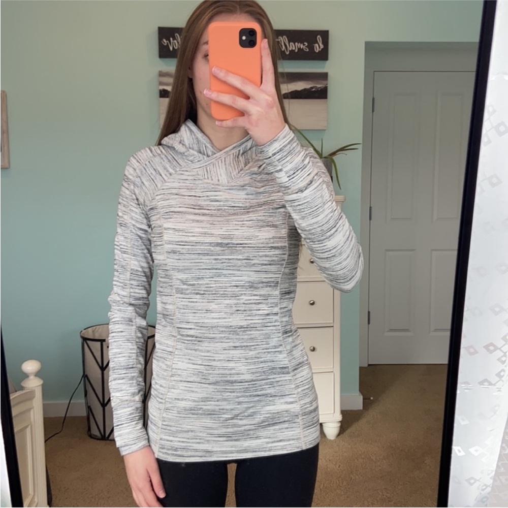 Women’s Lululemon Sweatshirt